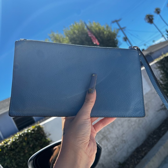 ꧁ Michael Kors Bedford Large Leather Zip Clutch in ‘Sky Blue’ ꧂ - Picture 6 of 7